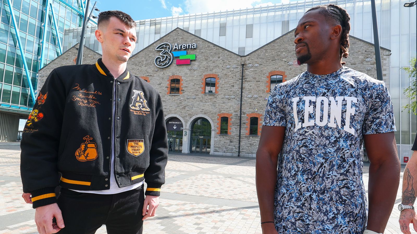 Aaron McKenna celuje w Chrisa Eubanka Jr. po walce o pas z Etinosą Olihą