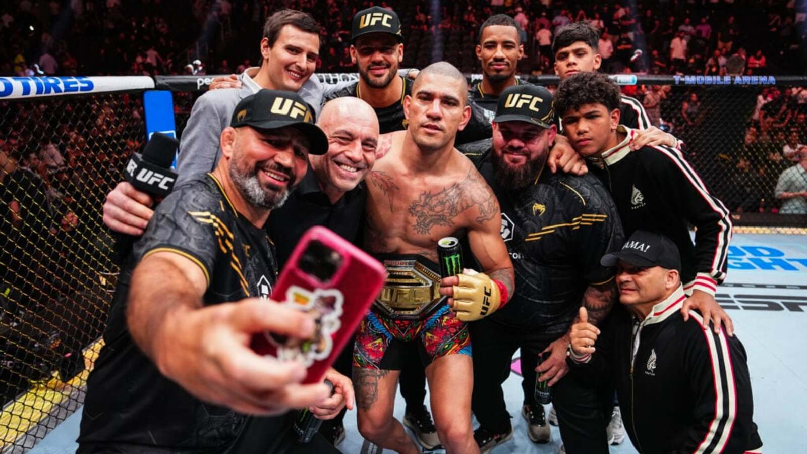 Trener Alexa Pereiry, Plinio Cruz, rozważa powrót do rywalizacji - tym razem w boksie