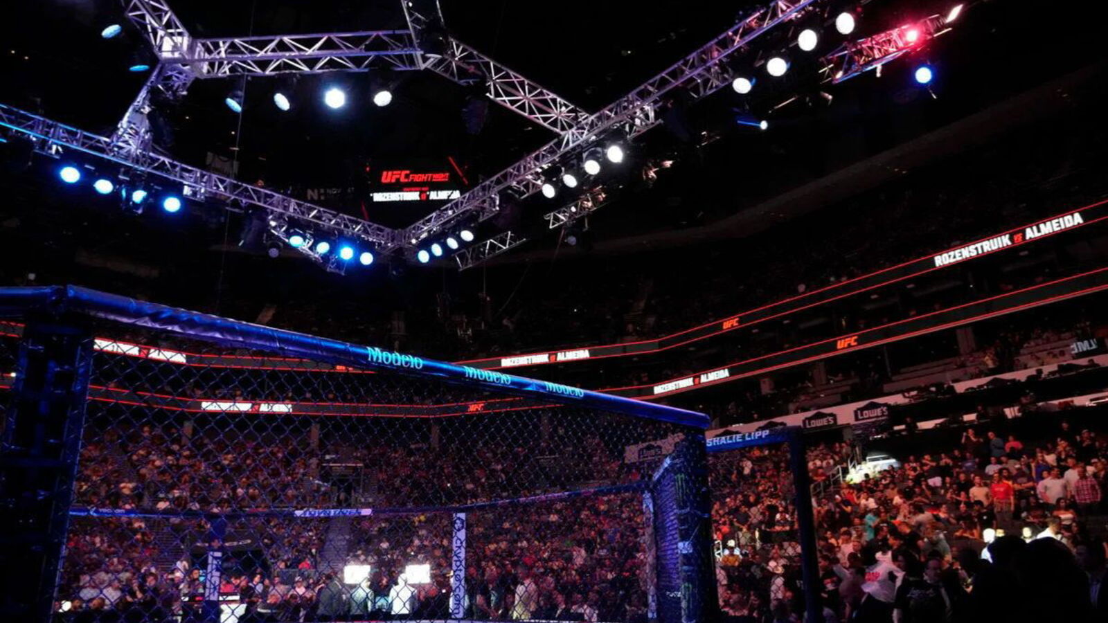 'Always With Dignity': UFC Vet Announces Second Retirement After Recent KO Loss