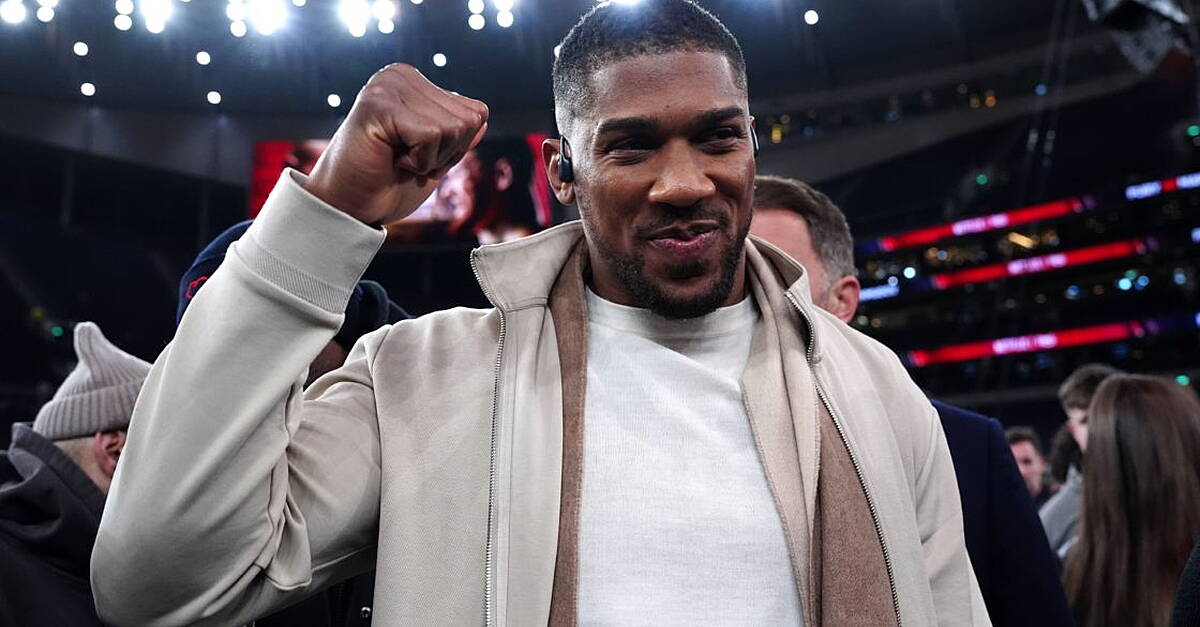 Frank Warren o walce Fury vs Joshua: "Klucz leży w rękach Anthony'ego Joshuy"