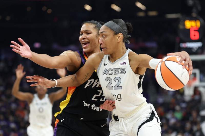 Ariel Helwani wskazuje na WNBA jako wzór dla UFC w sprawie zarobków zawodników