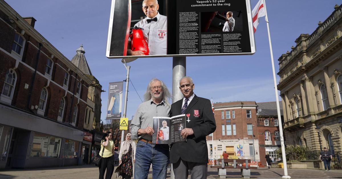 Yaqoob Hussain, legendarny działacz bokserski z Blackburn, rozpoczyna europejską trasę sędziowską