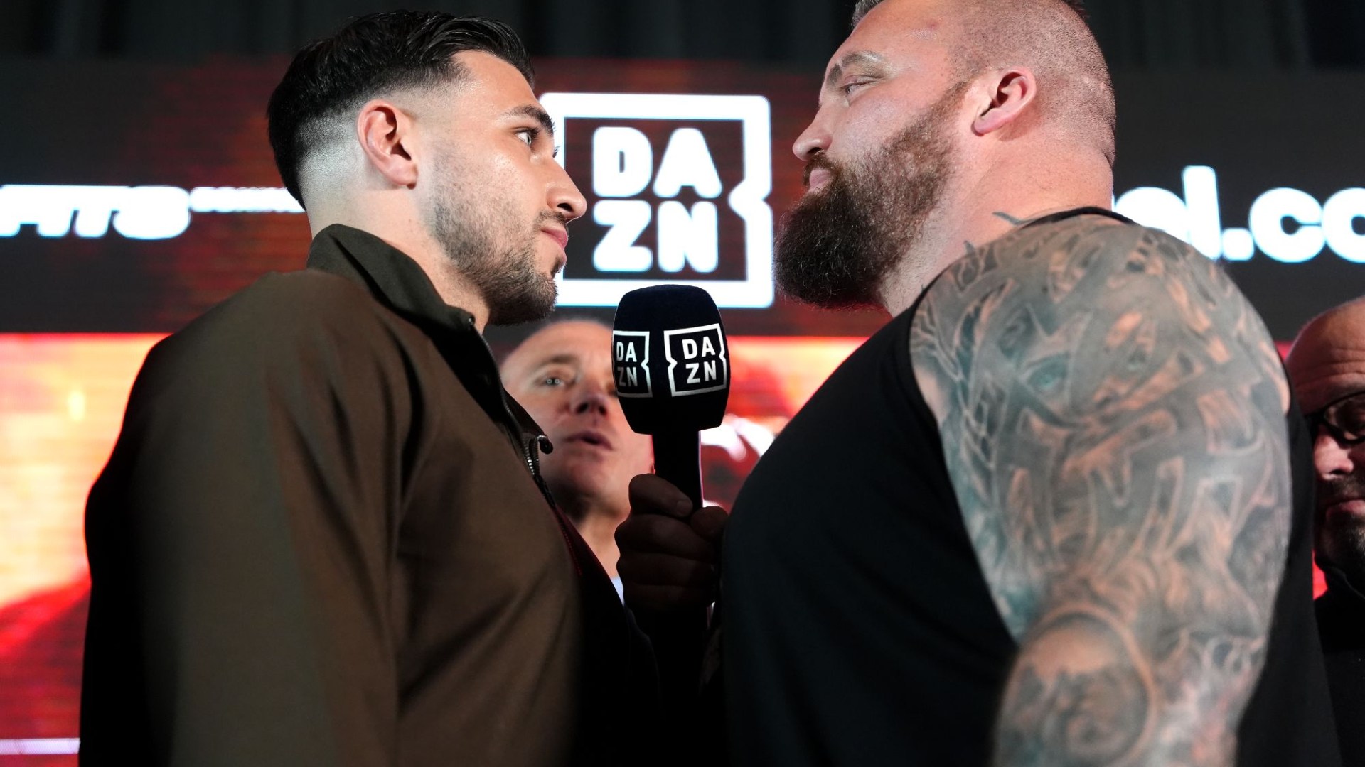 Tommy Fury i Eddie Hall stają do nietypowego pojedynku. Pierwsze starcie wzrokiem wzbudziło reakcje
