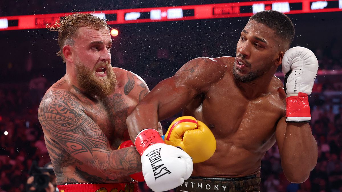Frank Warren ostro o influencerach w boksie: „To brak szacunku dla sportu”