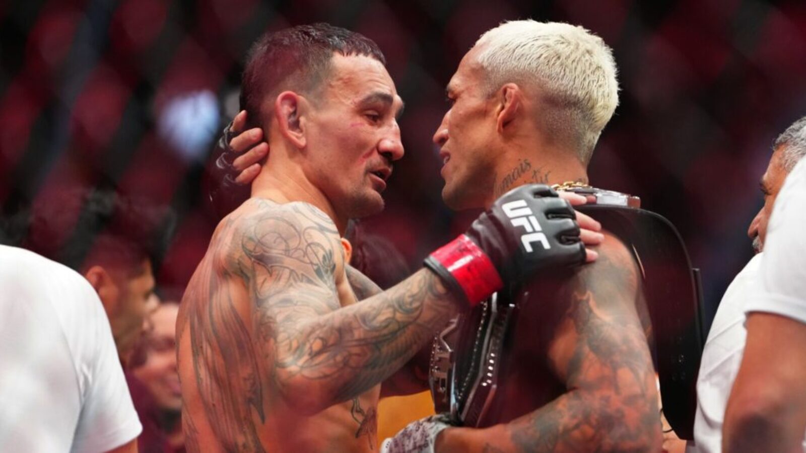 Charles Oliveira powraca do rankingu P4P, Max Holloway zagrożony spadkiem po UFC 326