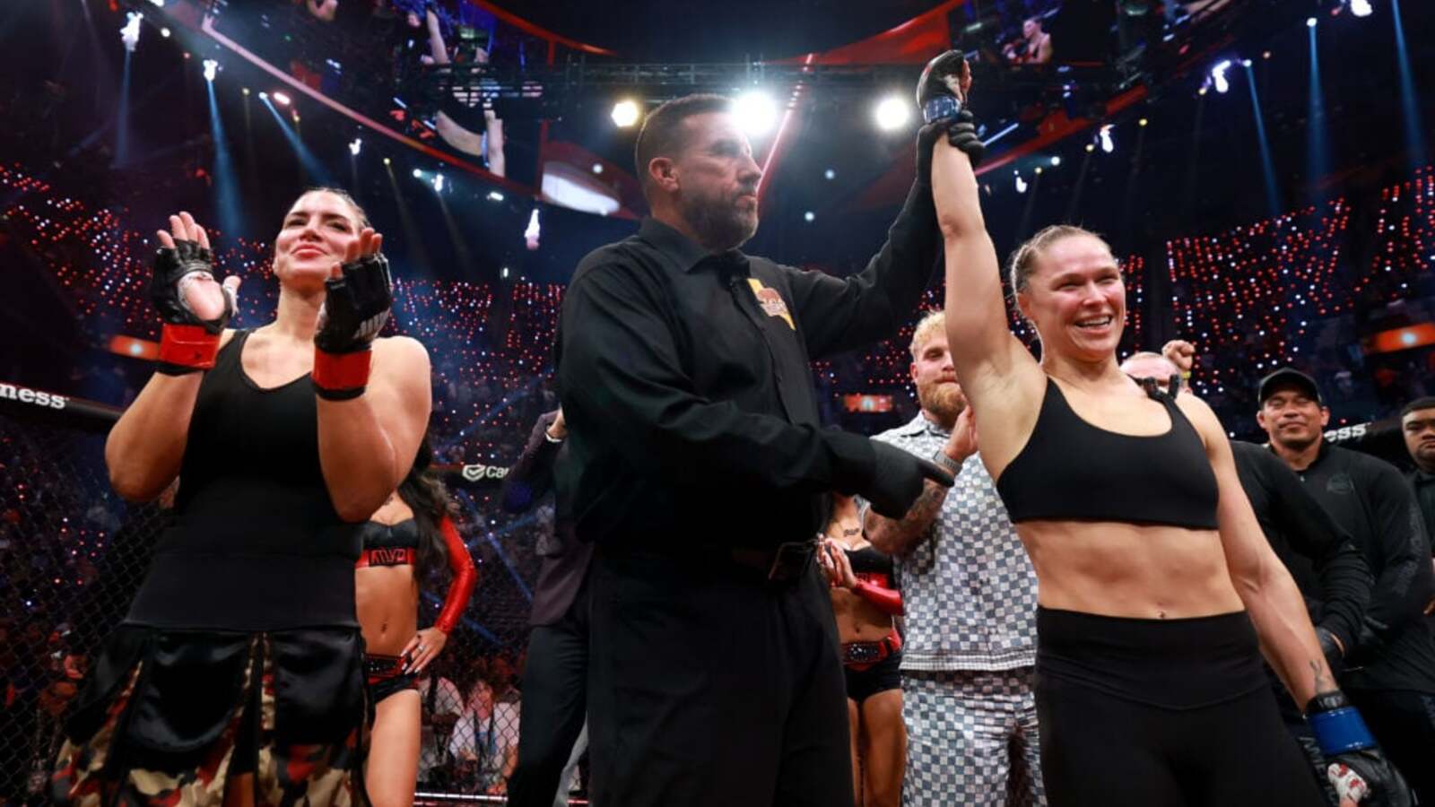 Cris Cyborg twierdzi, że pobiłaby Rondę Rousey i Ginę Carano razem po obejrzeniu ich 17-sekundowej walki