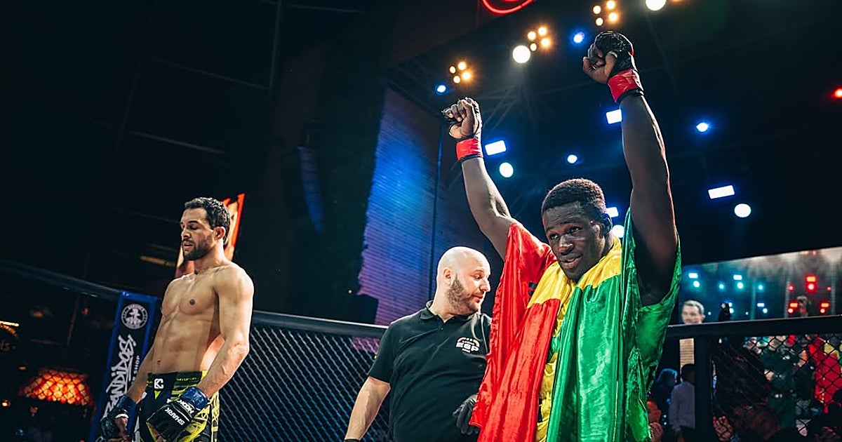 Mor Dieye: Od przeprawy łodzią do klatki MMA. Senegalczyk walczy o marzenie o UFC