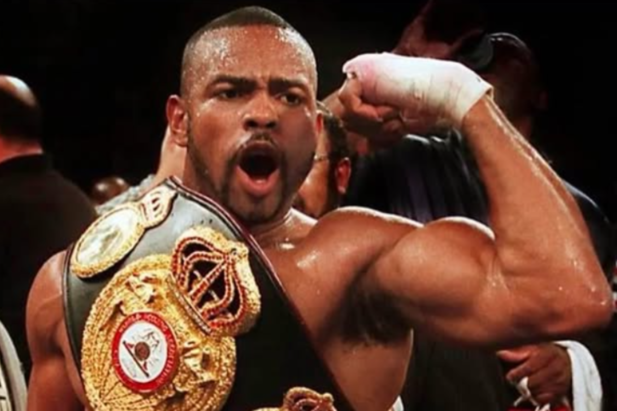 Roy Jones Jr. motywuje swojego zawodnika do zwycięstwa na gali Fundora vs. Thurman