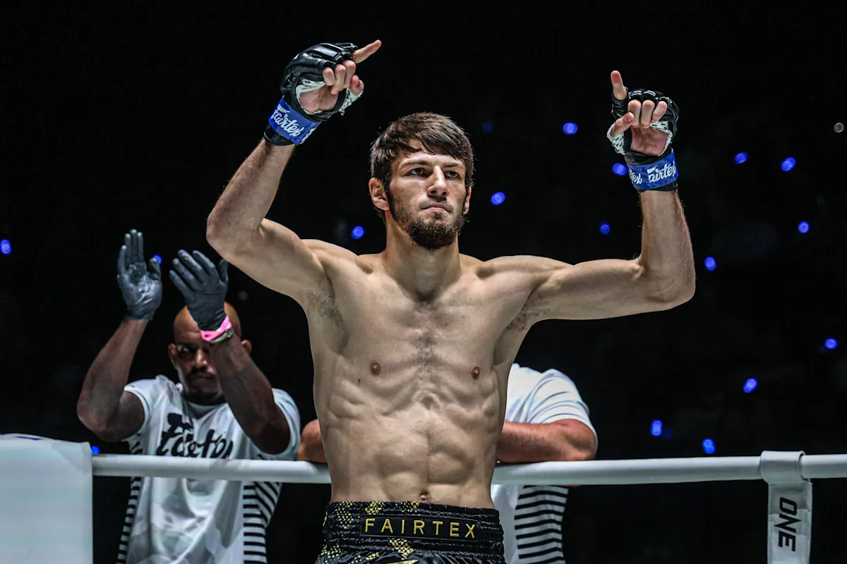 Asadula Imangazaliev vs. Nong-O Hama o pas na ONE Friday Fights 147