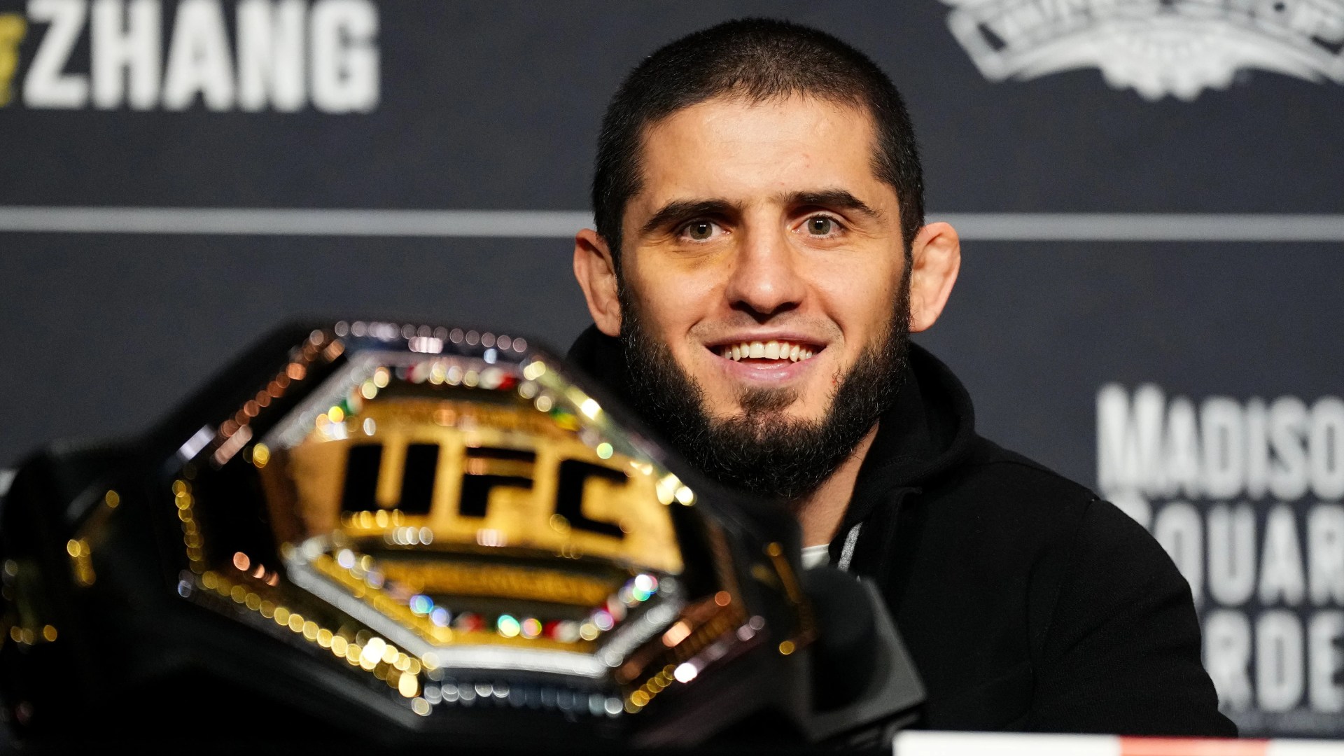 Islam Makhachev oferowany kontraktem Zuffa Boxing przed powrotem na UFC 330