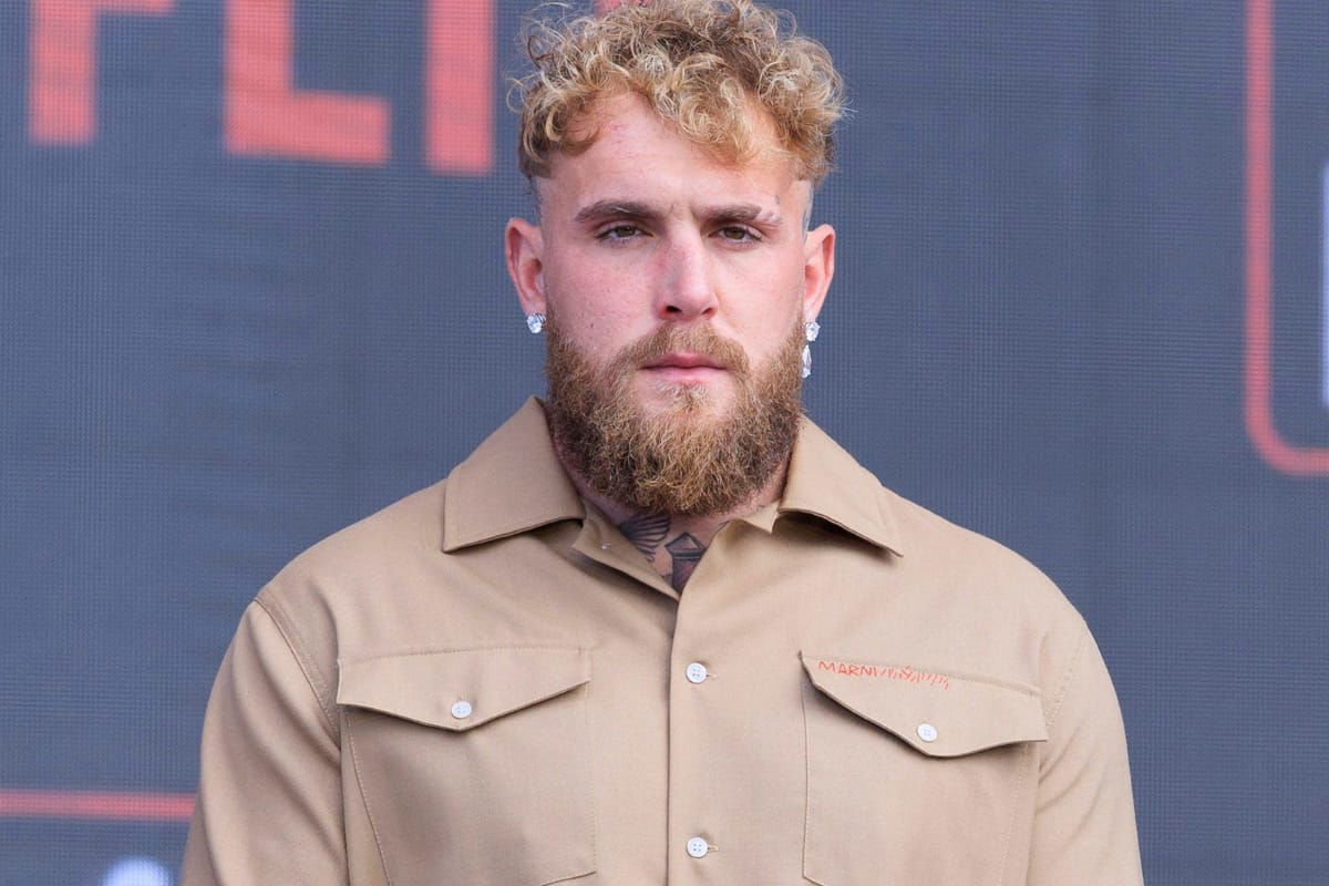 Jake Paul podpisuje trójdywizyjnego mistrza boksu. To odpowiedź na Dana White'a?