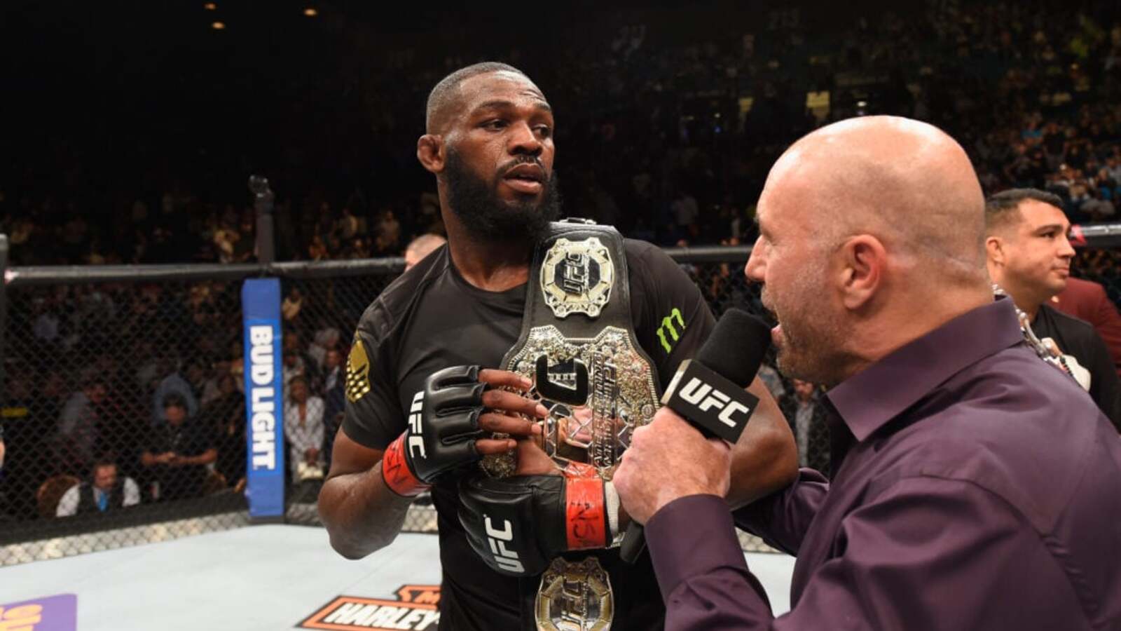 Joe Rogan krytykuje decyzję Dana White'a ws. nieobecności Jona Jonesa na karcie UFC w Białym Domu