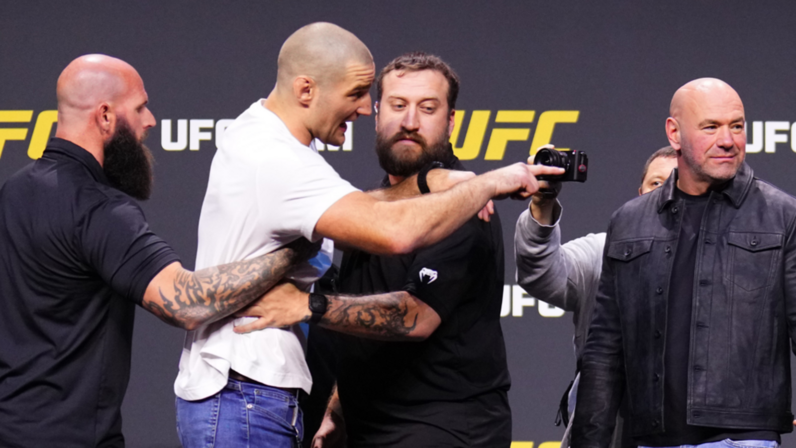 Khamzat Chimaev i team ostrzeżeni: nie ryzykujcie walki o pas na UFC 328