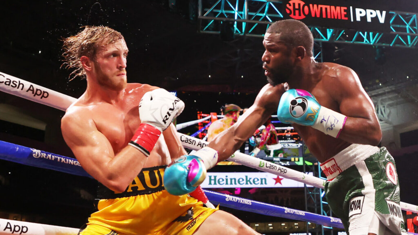 Logan Paul naciska na Mayweathera. "Wciąż mi płaci"