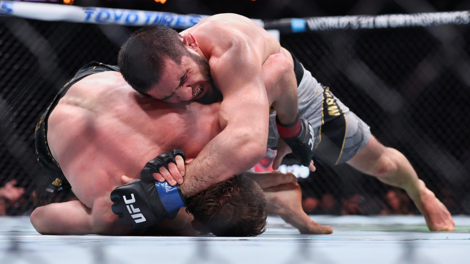 Makhachev do Garry’ego przed UFC 330: „Przestań udzielać wywiadów i trenuj”