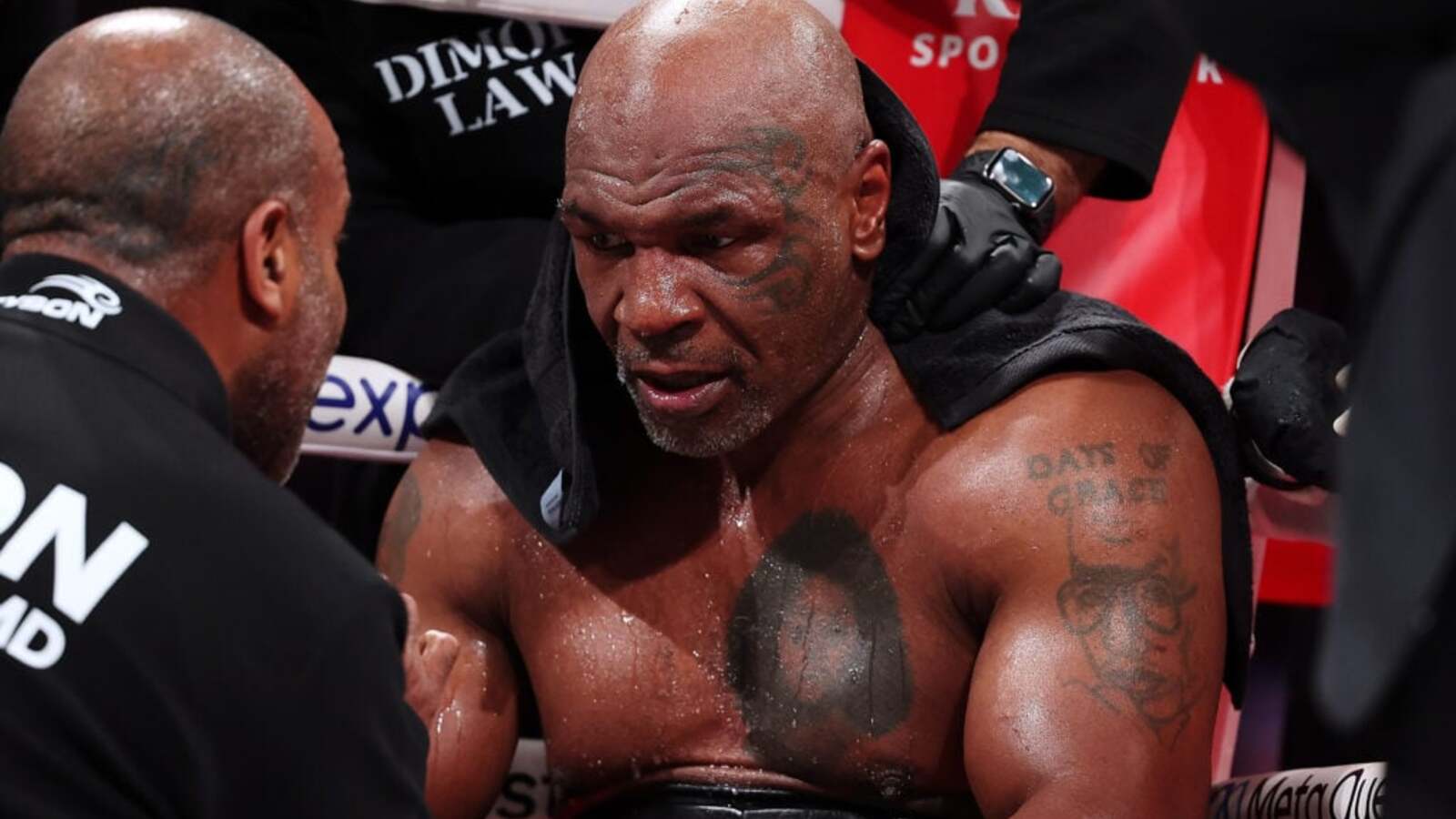 Mike Tyson zmienia zdanie w sprawie walki z Floydem Mayweatherem