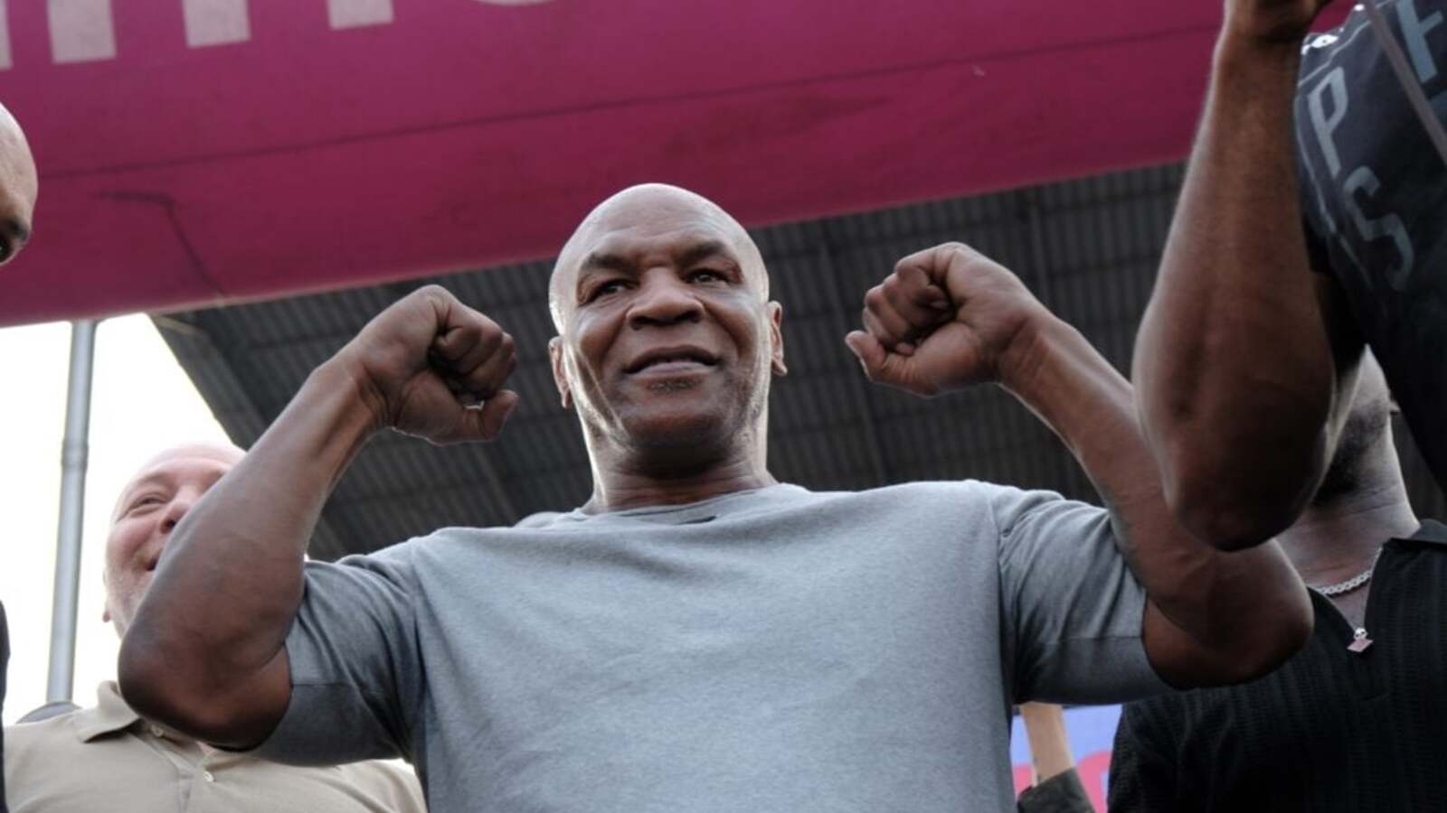 Mike Tyson potwierdza plany walki z Floydem Mayweatherem w historycznej lokalizacji