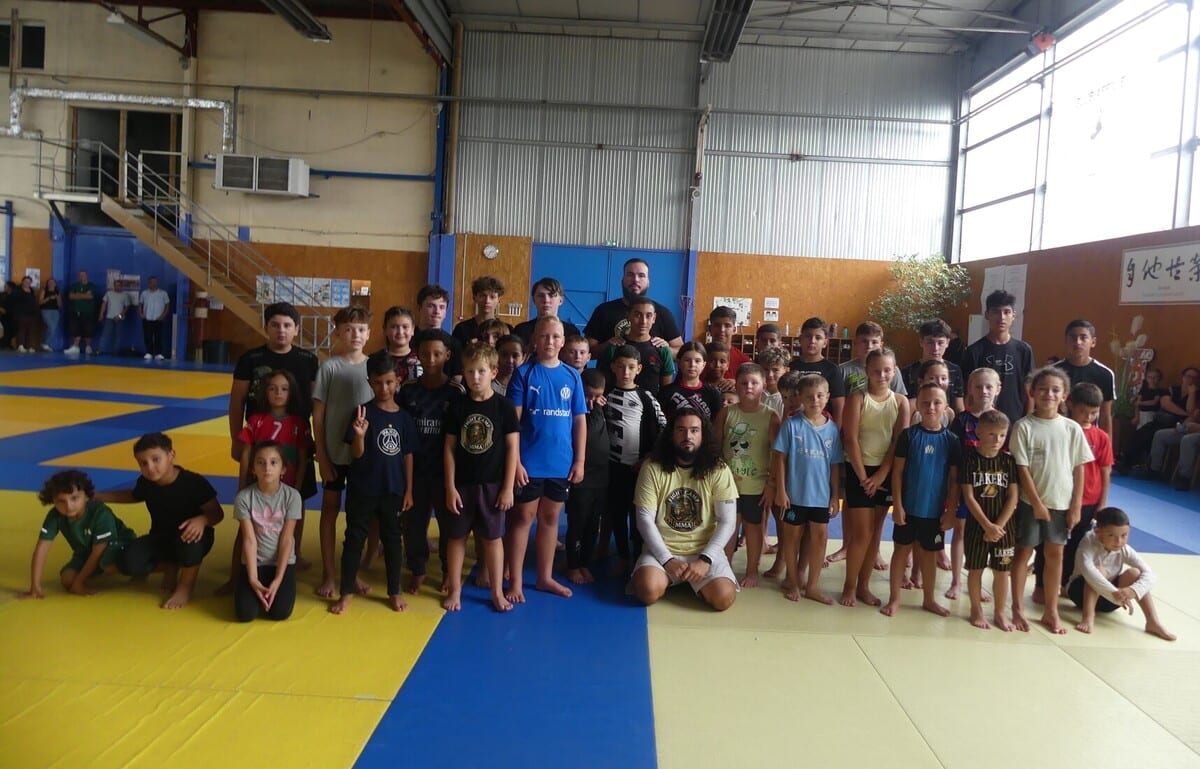 Wzrost popularności MMA i grapplingu wśród młodzieży: Sukcesy francuskich gwiazd inspirują