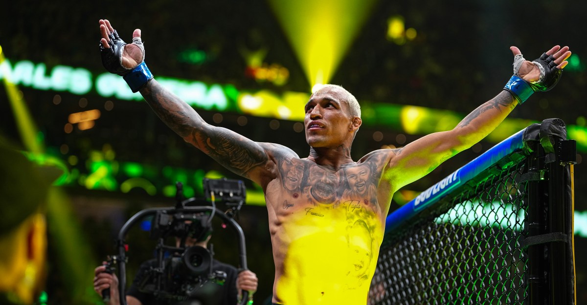 Charles Oliveira gwałtownie awansuje w rankingu P4P, Max Holloway spada po UFC 326