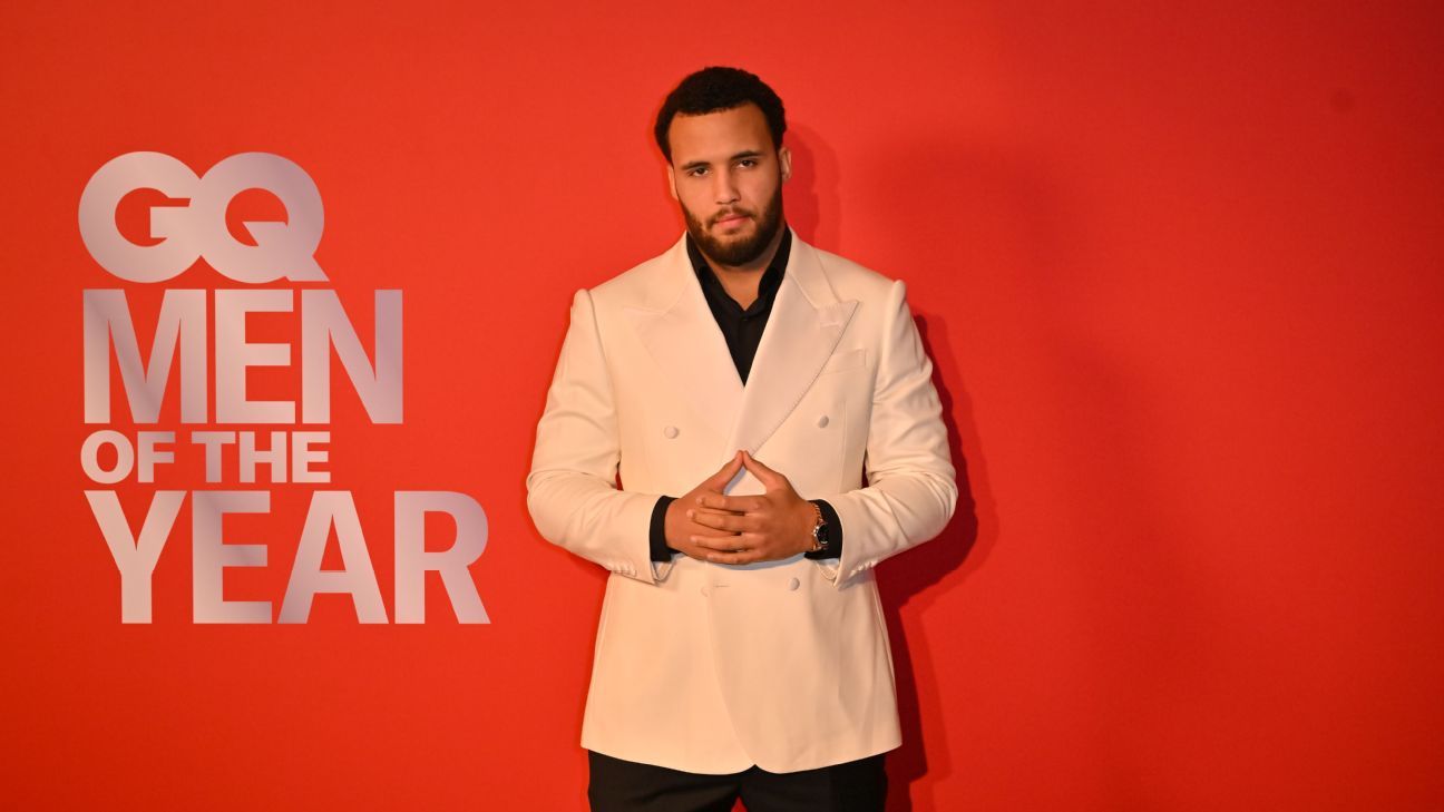 Moses Itauma: Niechętny superbohater boksu, który nie może już uciec przed światłami reflektorów