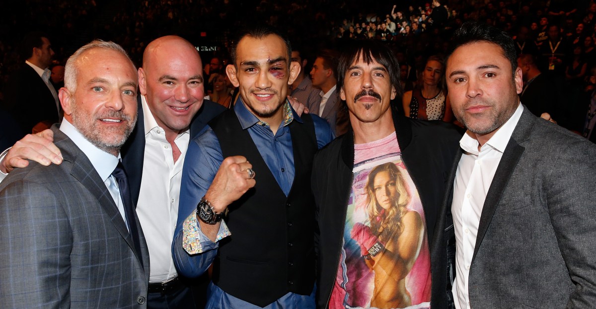 Oscar De La Hoya ostro krytykuje Zuffa Boxing i Danę White'a za sytuację Jai Opetaia