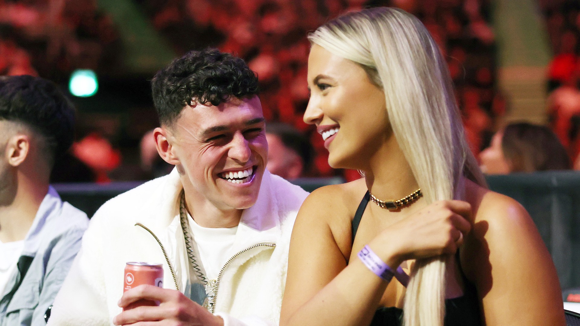 Phil Foden ringside na walce Tommy'ego Fury'ego z Eddiem Hallem