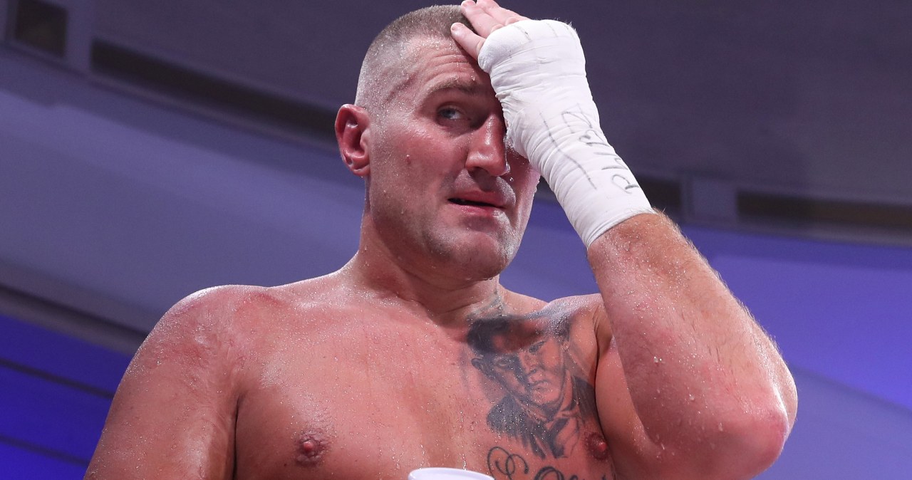 Polski olbrzym zaskoczony w oktagonie. Tak odpowiedział sędziom