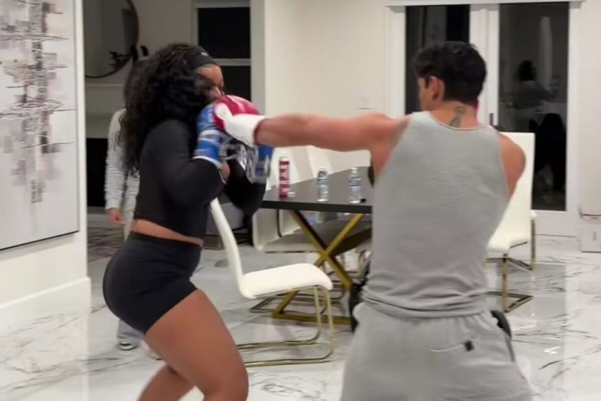 Rapperka, która sparowała z Ryanem Garcią, opowiada o brutalnej redukcji wagi przed debiutem w boksie