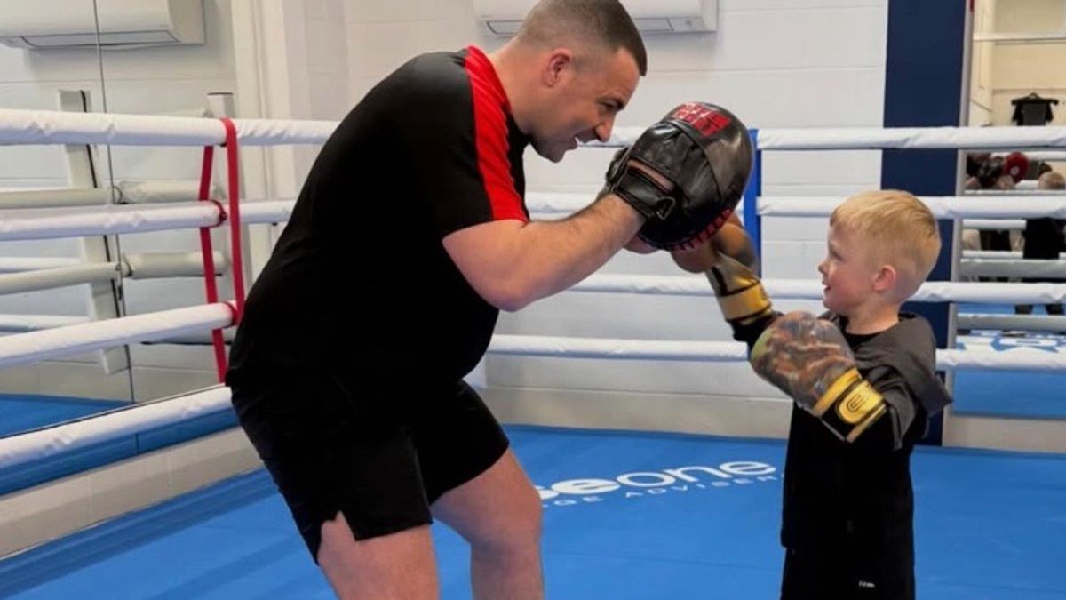 Ricky Hatton's former coach opens new boxing gym in Salford