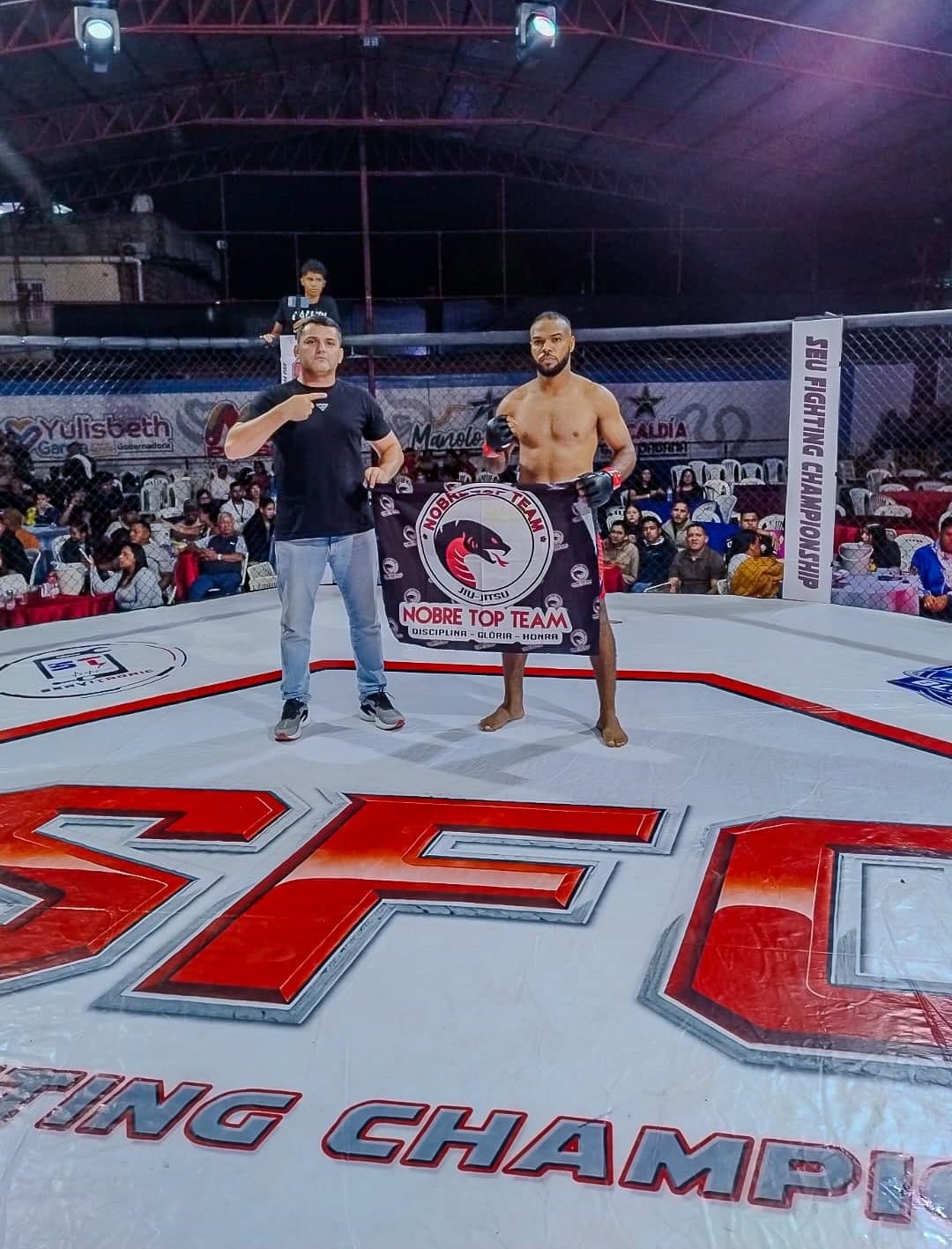 Dennys Santos nokautuje w 12 sekund na SFC MMA i dedykuje zwycięstwo zmarłej żonie