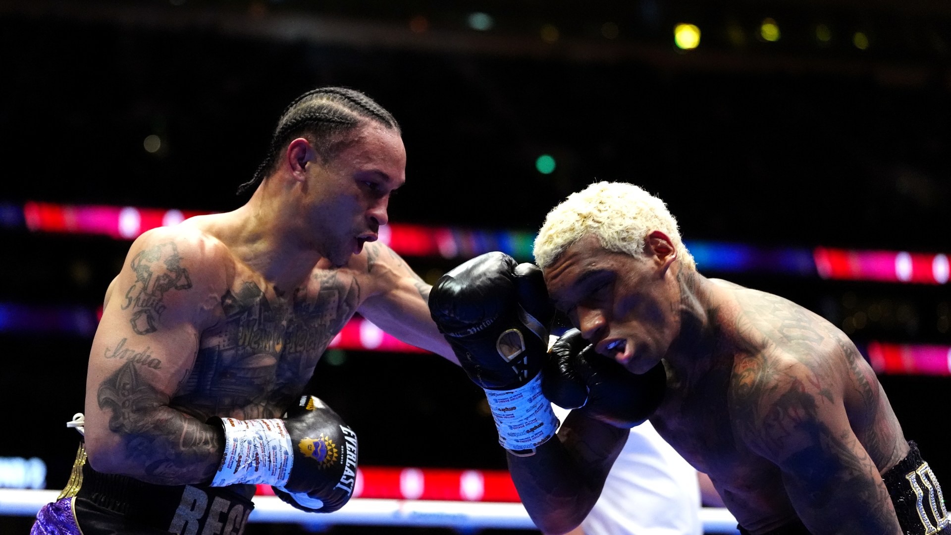 Isaac Okoh krytykuje występ Conora Benna po zwycięstwie nad kontuzjowanym Regisem Prograisem