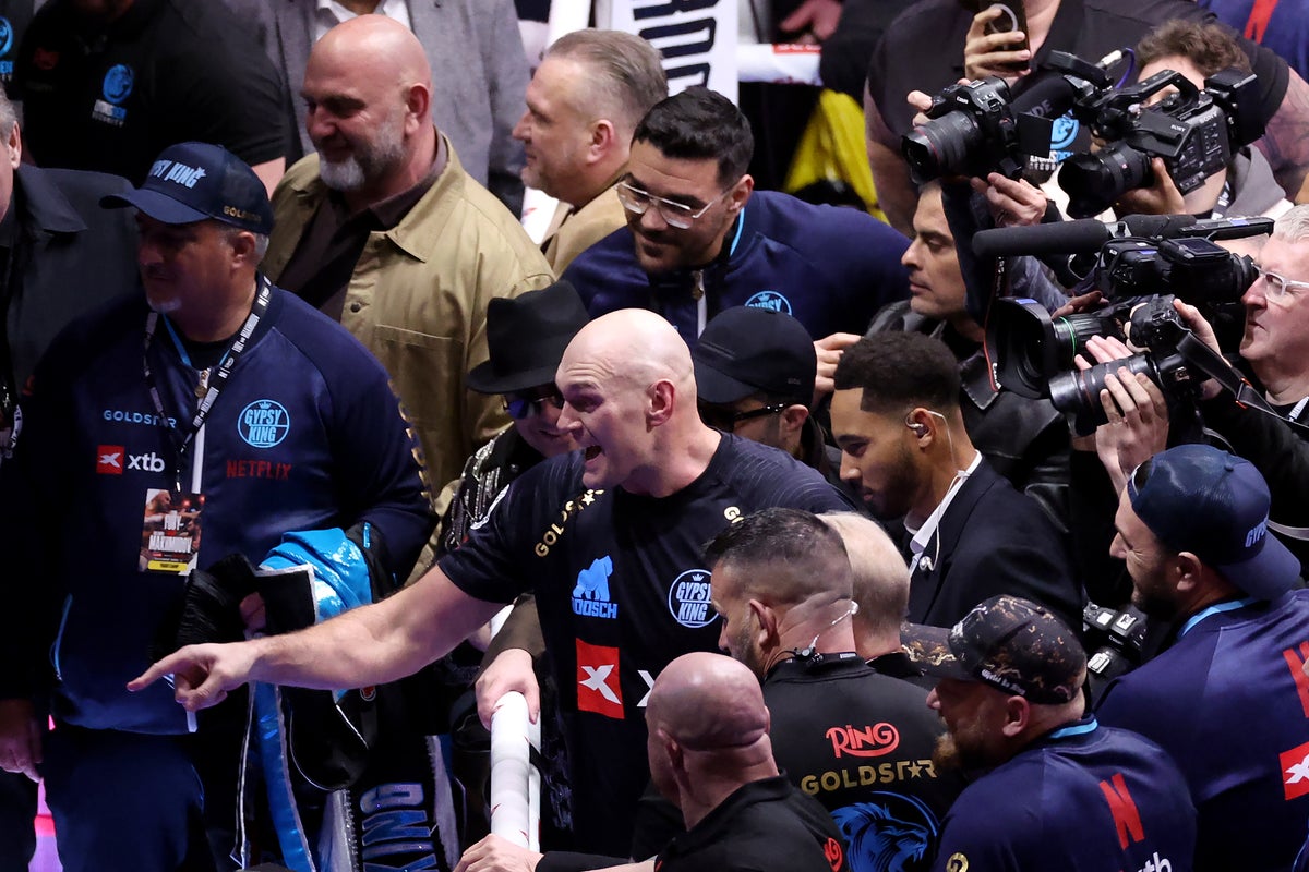 Tyson Fury twierdzi, że podpisał kontrakt na walkę z Anthonym Joshuą, ale 'AJ' tego nie zrobił