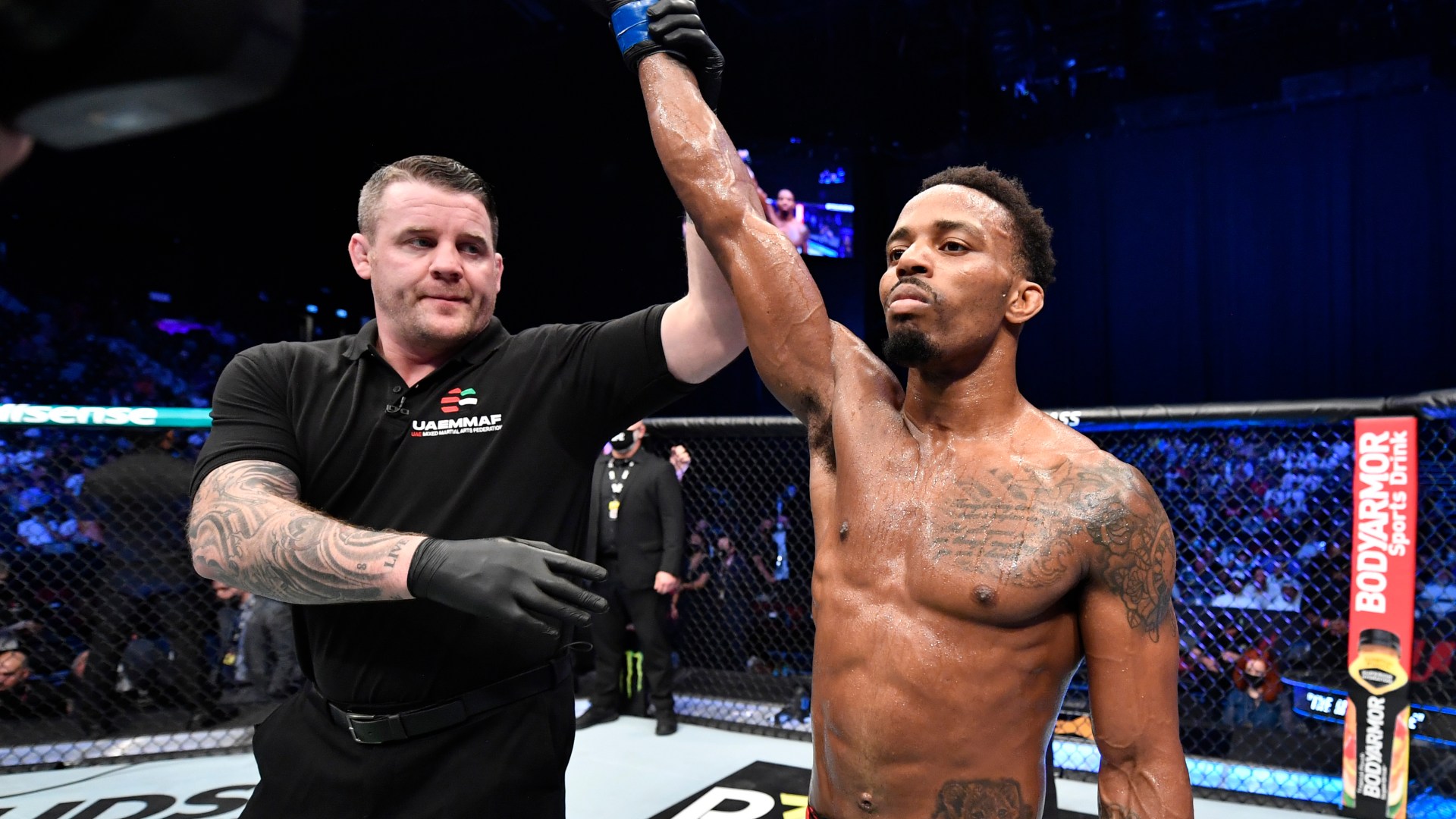 Walka wieczoru UFC London o włos od odwołania z powodu opóźnień wizowych