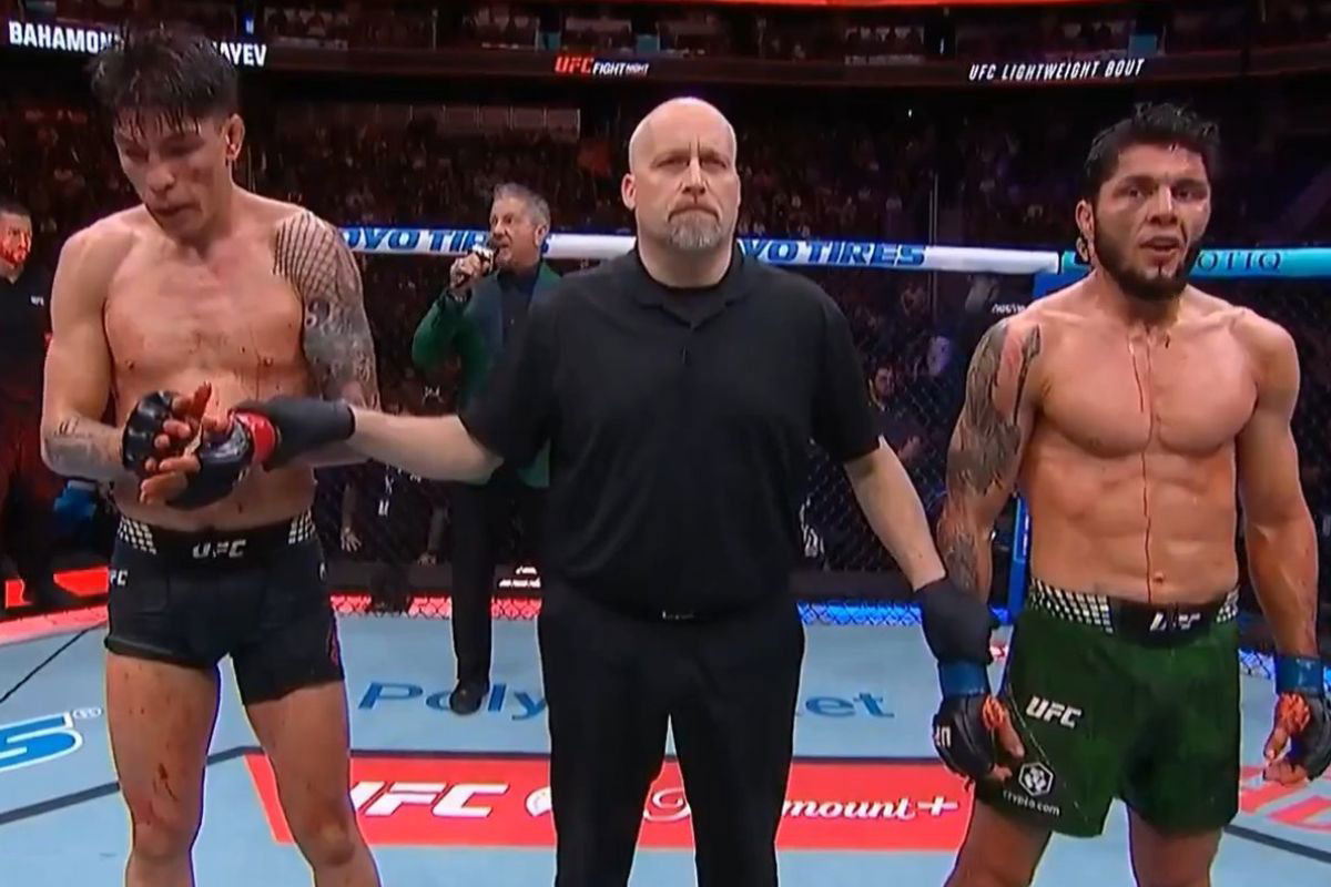 Kontrowersje w UFC Seattle: Sędzia ringowy krytykowany za brak reakcji na faule