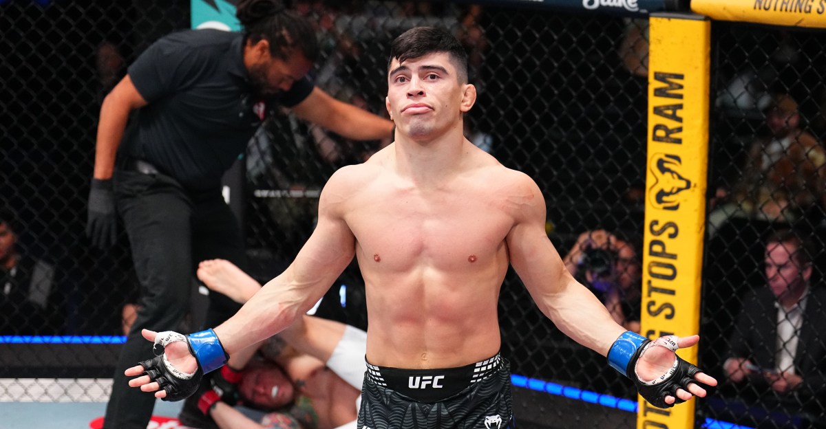 Kevin Vallejos nokautuje Josha Emmetta na UFC Vegas 114