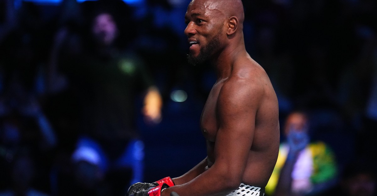 Manel Kape nokautuje Kyoji Horiguchiego na gali UFC Vegas 119 i domaga się walki o pas