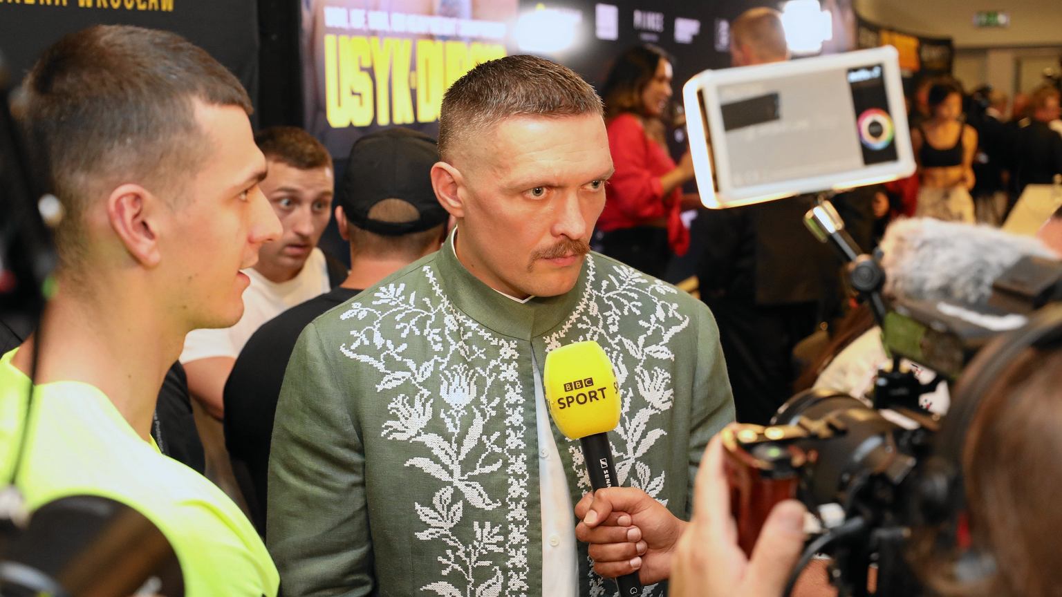 Ołeksandr Usyk celuje w walkę z Jonem Jonesem. Mistrz rozważa debiut w MMA