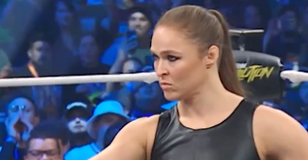 Ronda Rousey zaskakuje powrotem na ring wrestlingu przed comebackiem w MMA