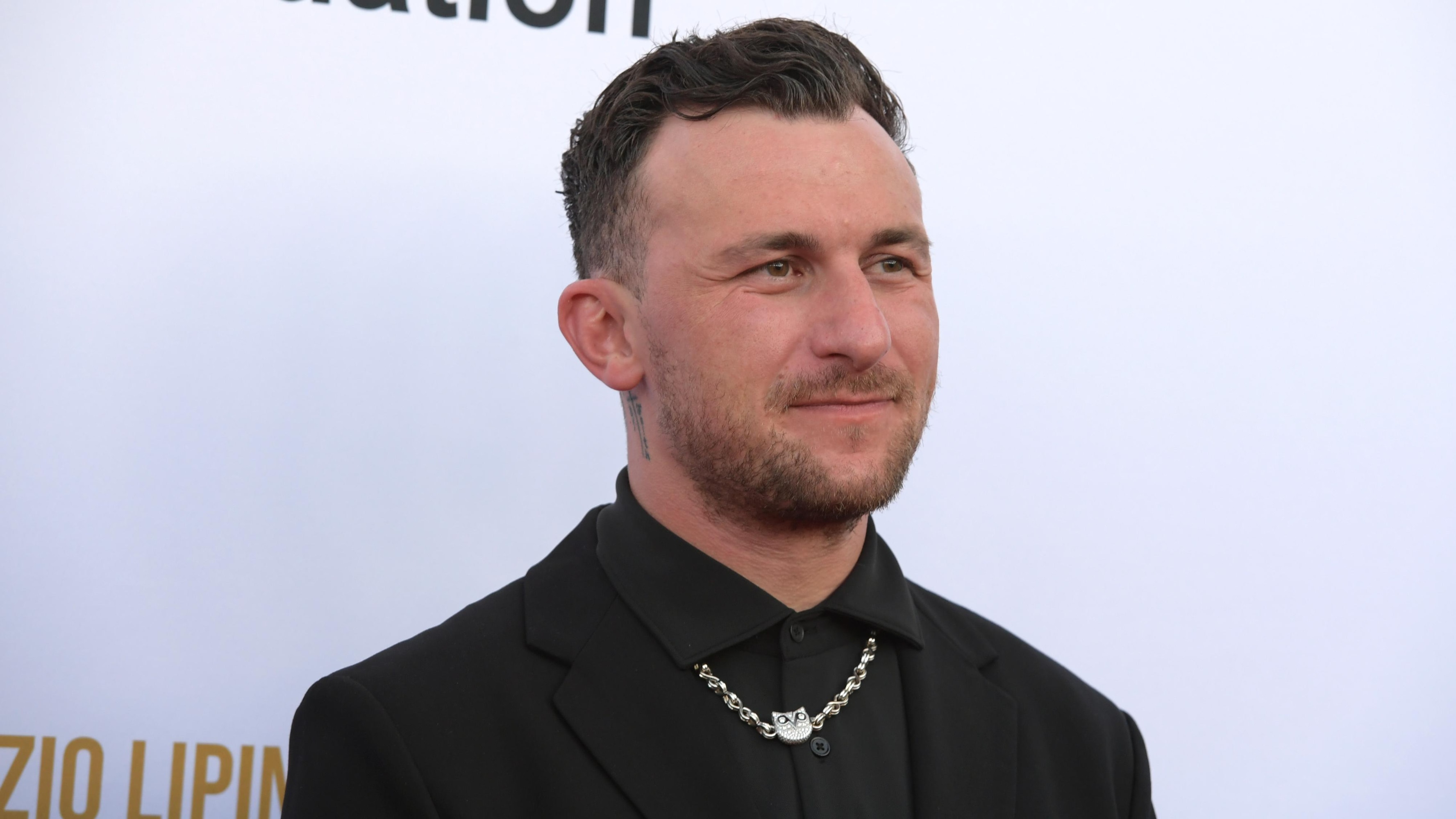 Johnny Manziel zdominował Boba Menery'ego w debiucie MMA na UFC Apex